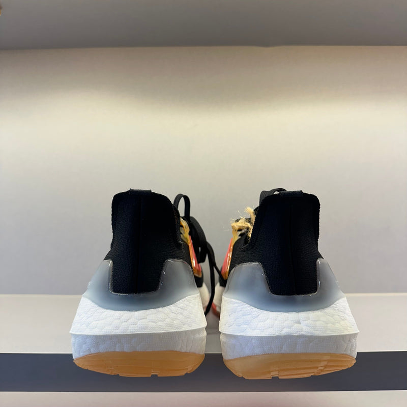AD Ultraboost 22 Black Turbo Flash Orange