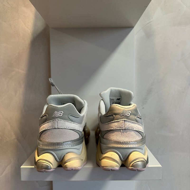 NeB 9060 Grey Lilac