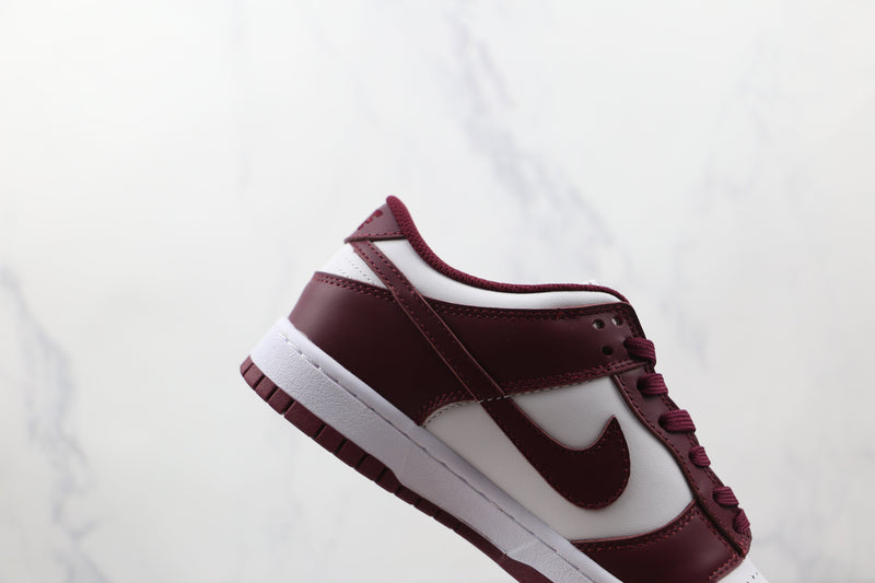 NK Dunk Low Bordeaux