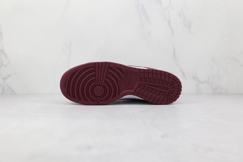 NK Dunk Low Bordeaux
